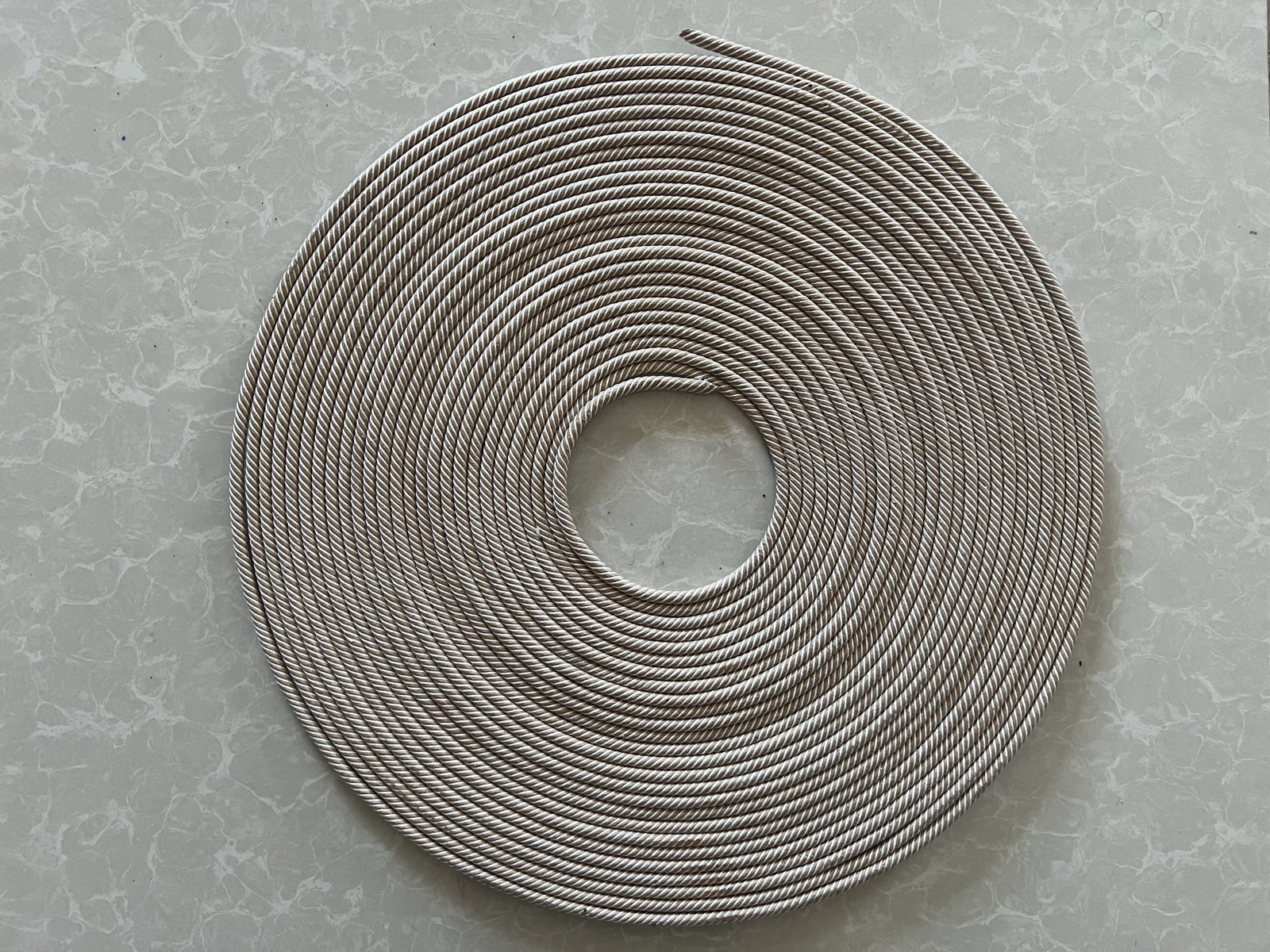 Estopim de retardo de 5,8 mm, em rolo de 20 metros.