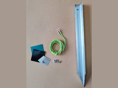 Operating table grounding device