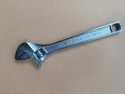 Adjustable wrench